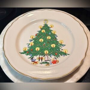 HOMER LAUGHLIN FIESTA AMERICAN CHRISTMAS LUNCHEN PLATE GOLD TRIM VINTAGE